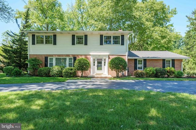 206 E FAIRWAYS CIR, Smyrna, DE 19977