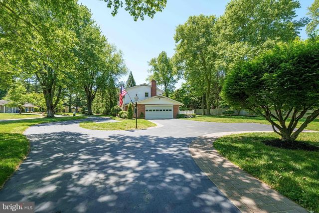 206 E FAIRWAYS CIR, Smyrna, DE 19977