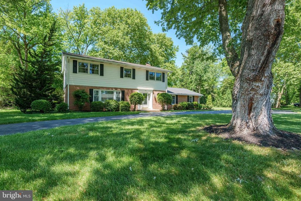 206 E FAIRWAYS CIR, Smyrna, DE 19977