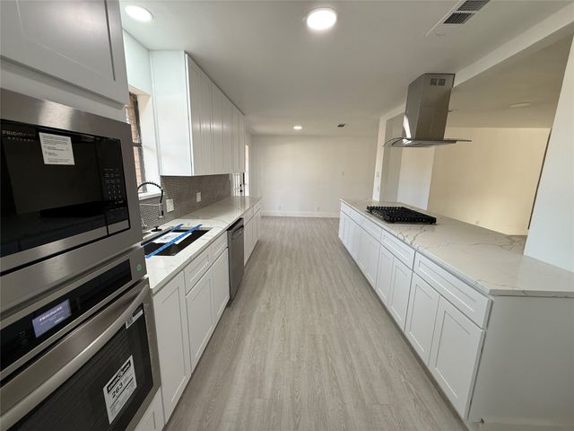 3801 Brookhaven Circle, Fort Worth, TX 76109