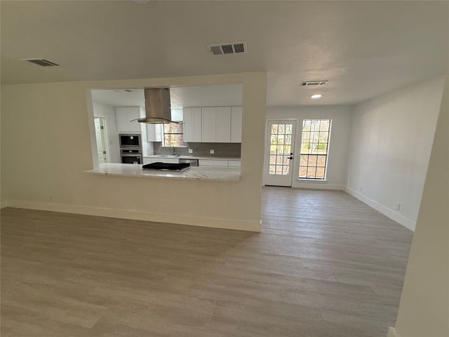 3801 Brookhaven Circle, Fort Worth, TX 76109