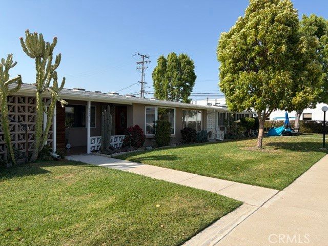 1551 Homewood Road 113-B, Seal Beach, CA 90740