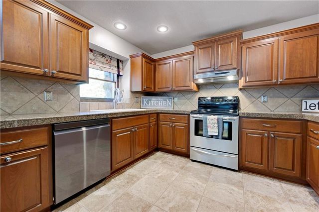17713 157th Terrace, Basehor, KS 66012