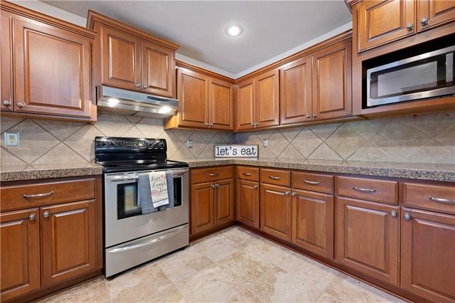 17713 157th Terrace, Basehor, KS 66012