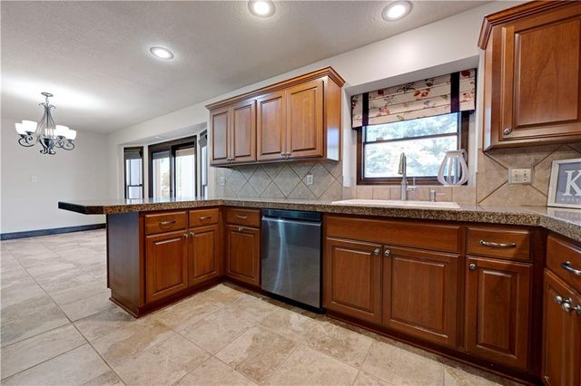 17713 157th Terrace, Basehor, KS 66012