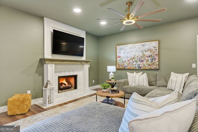 567 Crown Mountain Way, Dahlonega, GA 30533