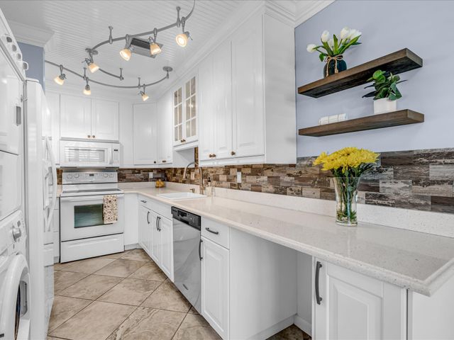 1151 Calamondin Terrace, Delray Beach, FL 33445