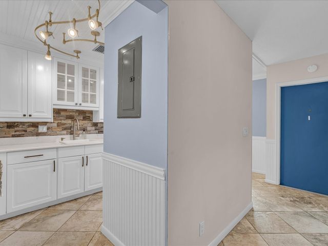 1151 Calamondin Terrace, Delray Beach, FL 33445