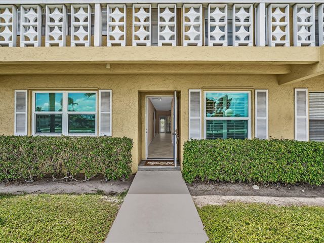 1151 Calamondin Terrace, Delray Beach, FL 33445