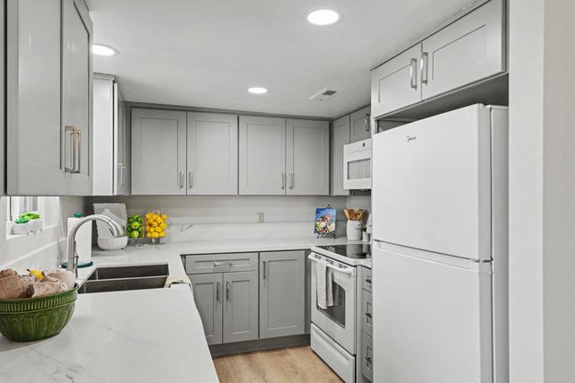5301 E Waverly Drive 178, Palm Springs, CA 92264