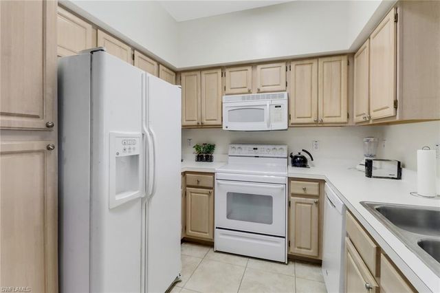 23600 Walden Center DR 304, Estero, FL 34134