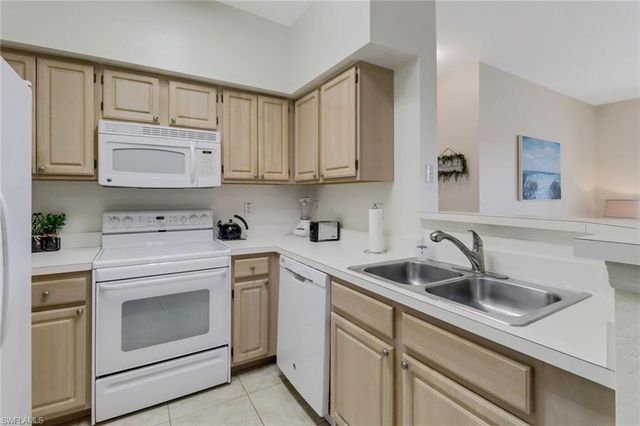 23600 Walden Center DR 304, Estero, FL 34134