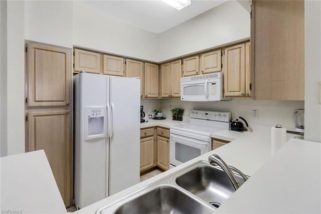 23600 Walden Center DR 304, Estero, FL 34134