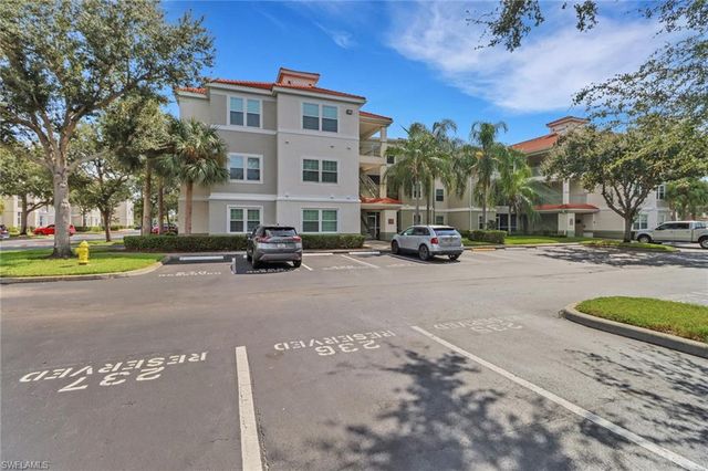 23600 Walden Center DR 304, Estero, FL 34134