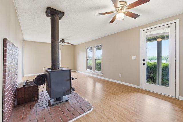 2495 Highway 52, E, Portland, TN 37148