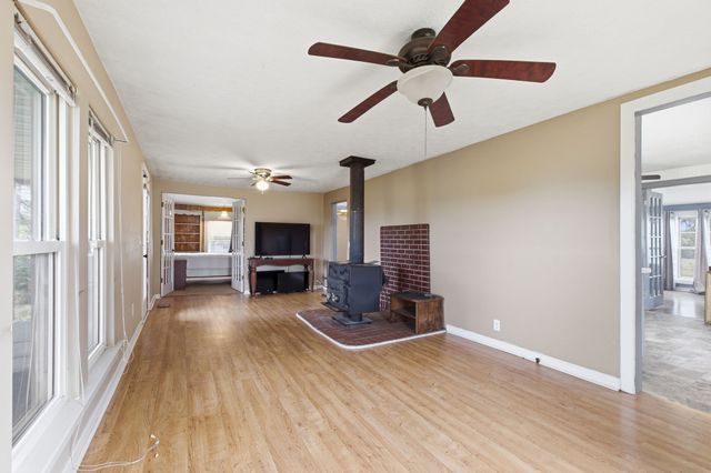 2495 Highway 52, E, Portland, TN 37148