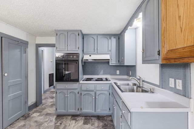 2495 Highway 52, E, Portland, TN 37148