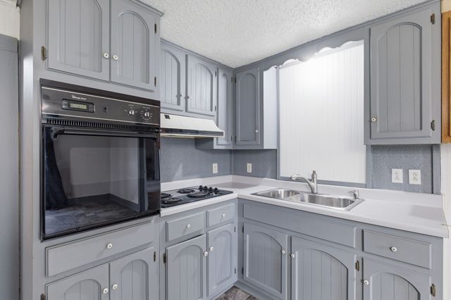 2495 Highway 52, E, Portland, TN 37148
