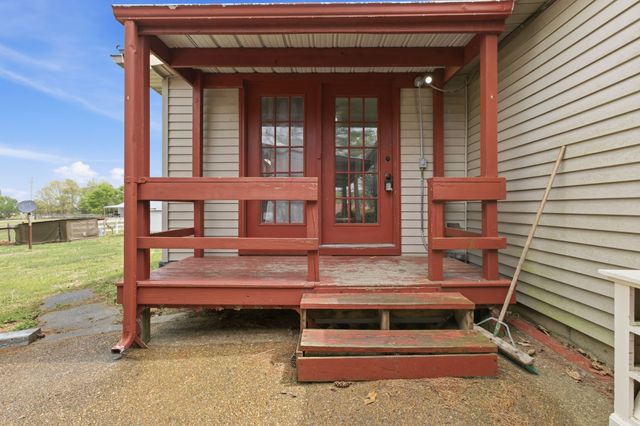 2495 Highway 52, E, Portland, TN 37148