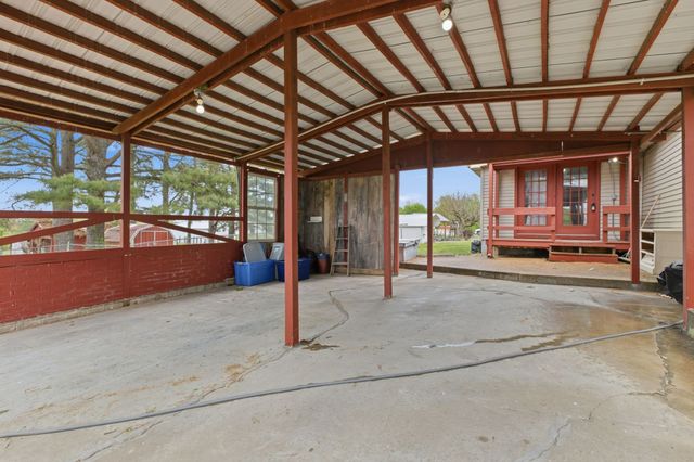 2495 Highway 52, E, Portland, TN 37148
