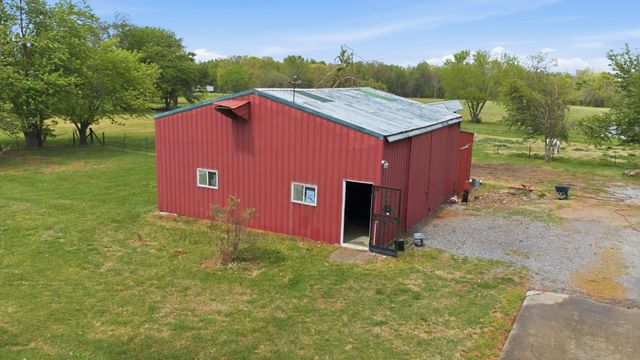 2495 Highway 52, E, Portland, TN 37148