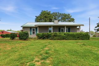 2495 Highway 52, E, Portland, TN 37148