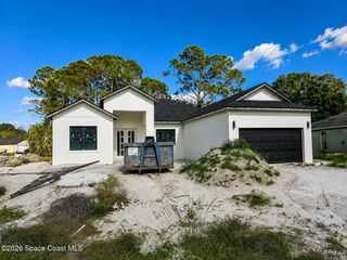 364 Tamarind Circle NW, Palm Bay, FL 32907