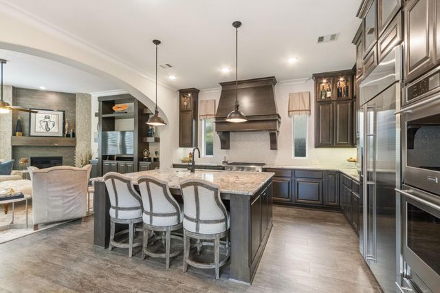 134 S Curly Willow Circle, Tomball, TX 77375