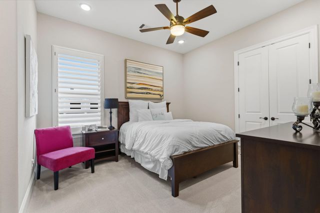 134 S Curly Willow Circle, Tomball, TX 77375