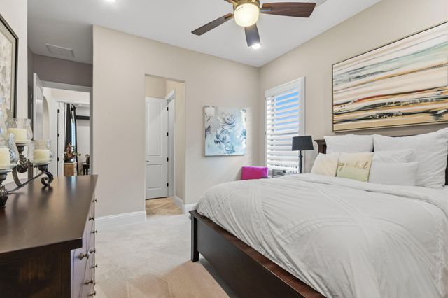 134 S Curly Willow Circle, Tomball, TX 77375