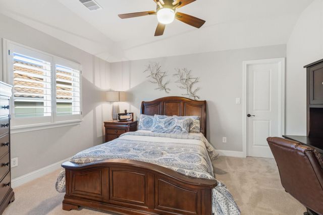 134 S Curly Willow Circle, Tomball, TX 77375