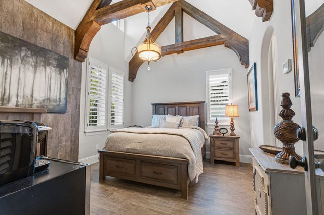 134 S Curly Willow Circle, Tomball, TX 77375