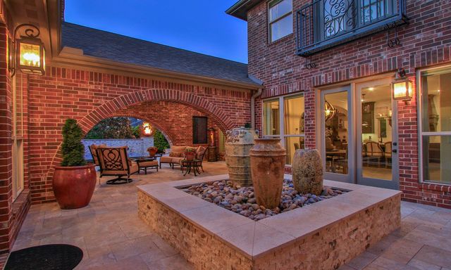 134 S Curly Willow Circle, Tomball, TX 77375