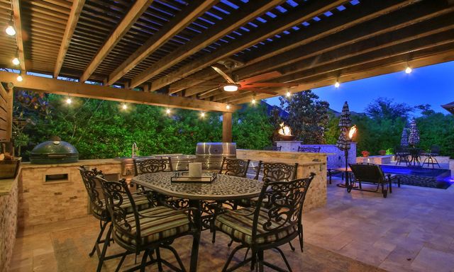134 S Curly Willow Circle, Tomball, TX 77375