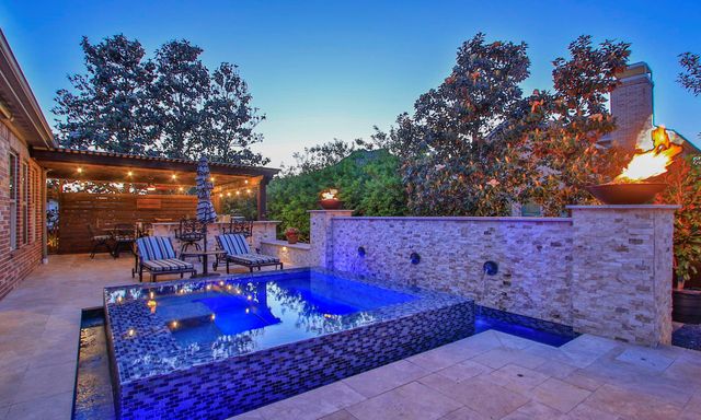 134 S Curly Willow Circle, Tomball, TX 77375