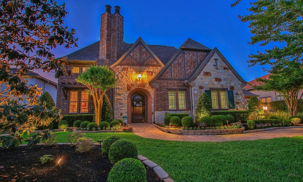 134 S Curly Willow Circle, Tomball, TX 77375