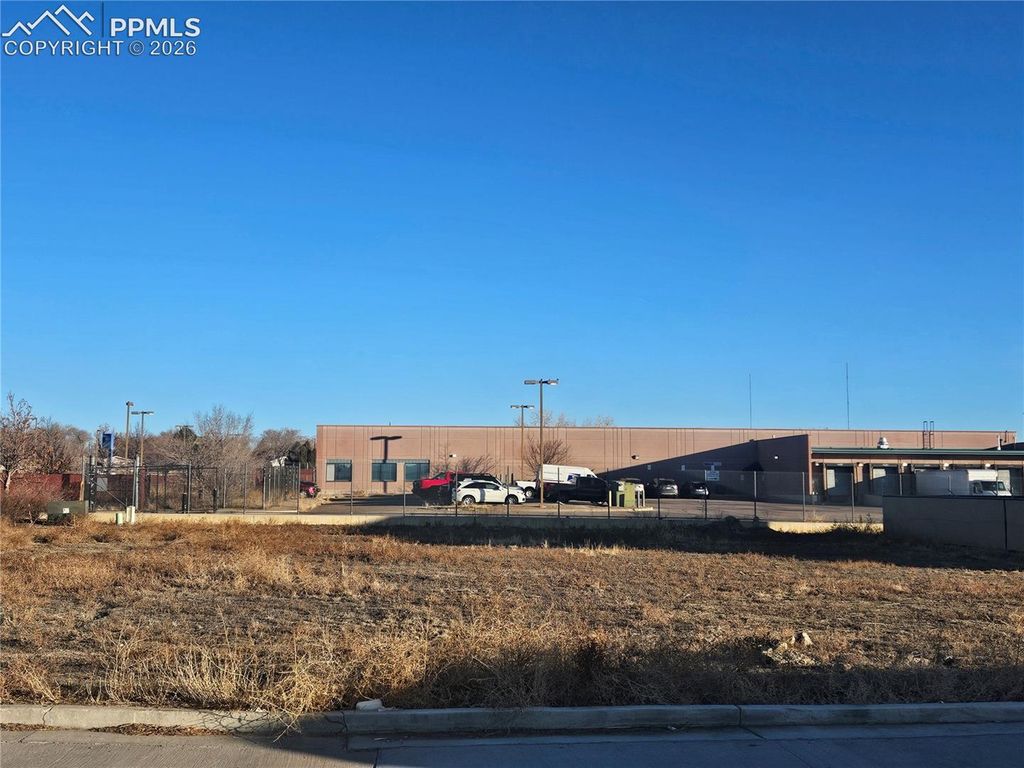 855 Crane Ridge Drive, Pueblo, CO 81008 — exterior