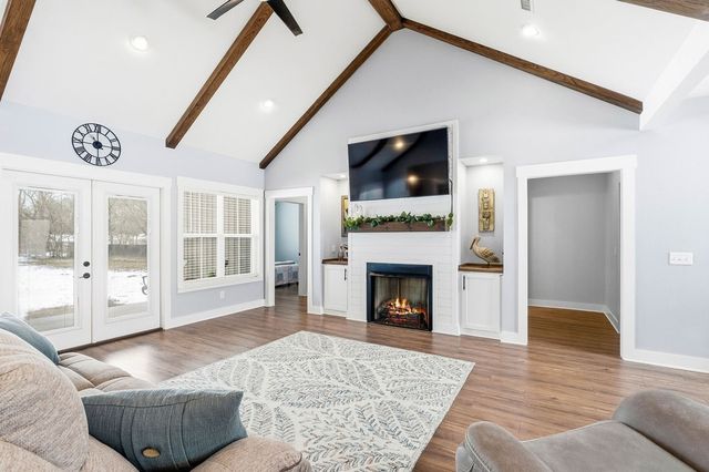 702 Viney Grove Road, Prairie Grove, AR 72753