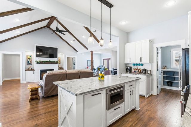 702 Viney Grove Road, Prairie Grove, AR 72753