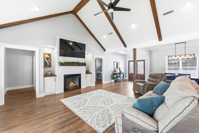 702 Viney Grove Road, Prairie Grove, AR 72753