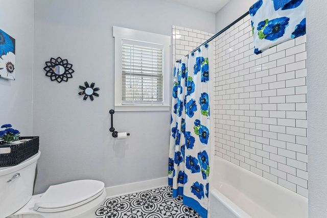 702 Viney Grove Road, Prairie Grove, AR 72753