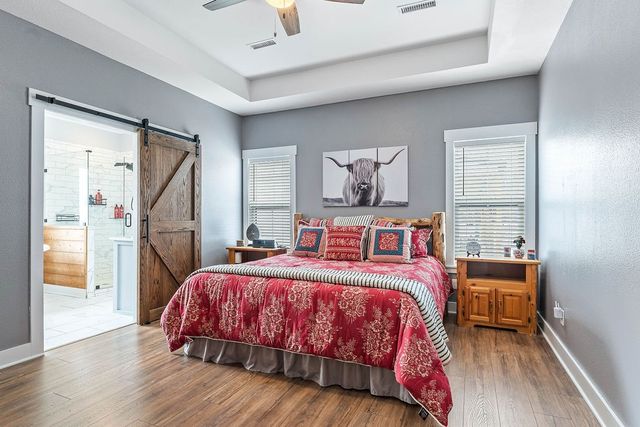 702 Viney Grove Road, Prairie Grove, AR 72753