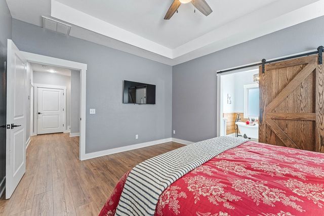 702 Viney Grove Road, Prairie Grove, AR 72753