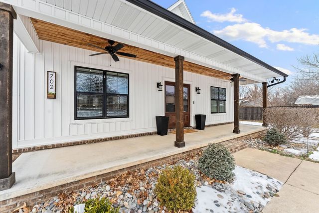 702 Viney Grove Road, Prairie Grove, AR 72753