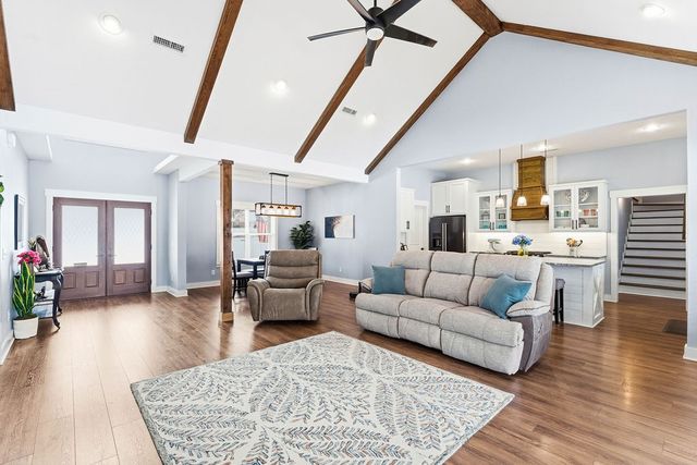 702 Viney Grove Road, Prairie Grove, AR 72753