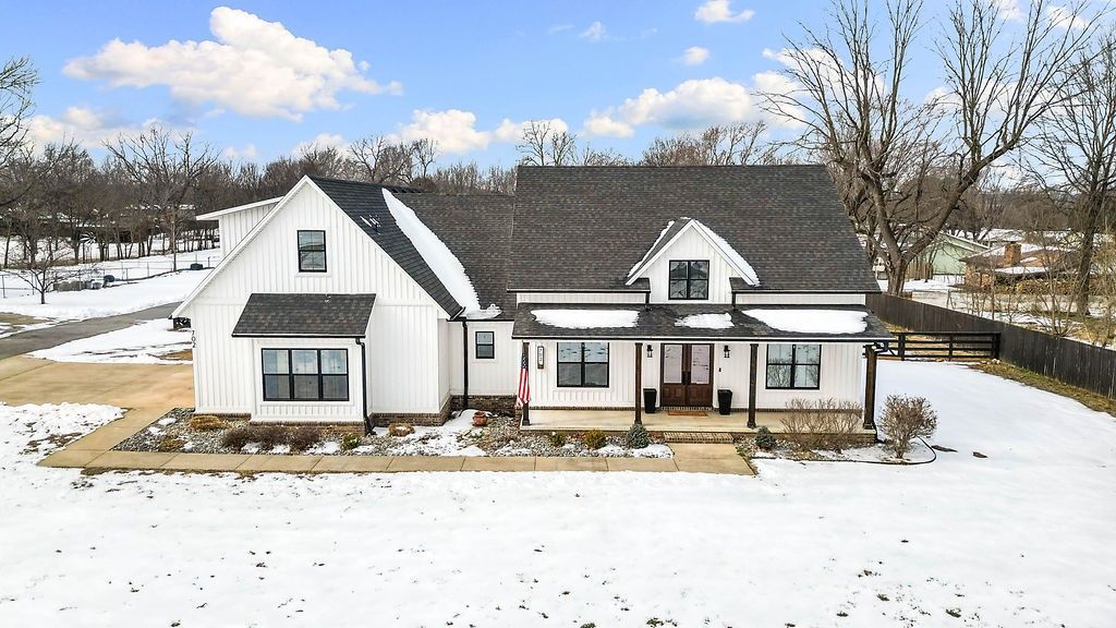 702 Viney Grove Road, Prairie Grove, AR 72753