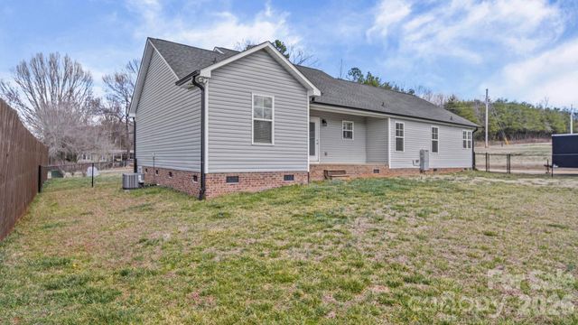 3897 Ritchie Road, Lincolnton, NC 28092