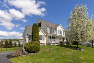 15 Victoria Drive, Somersworth, NH 03878