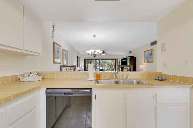 1600 NE Dixie Highway 10-203, Jensen Beach, FL 34957