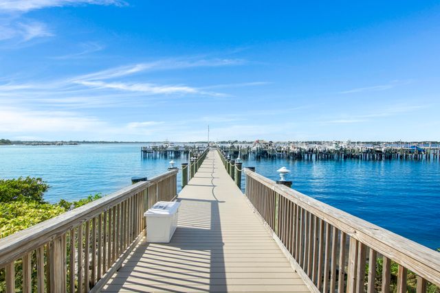 1600 NE Dixie Highway 10-203, Jensen Beach, FL 34957